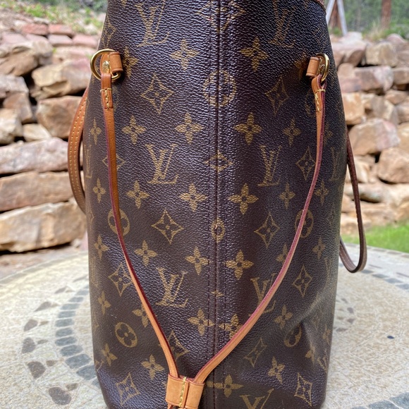LV Neverfull MM Gently used-Excellent condition - Picture 7 of 11